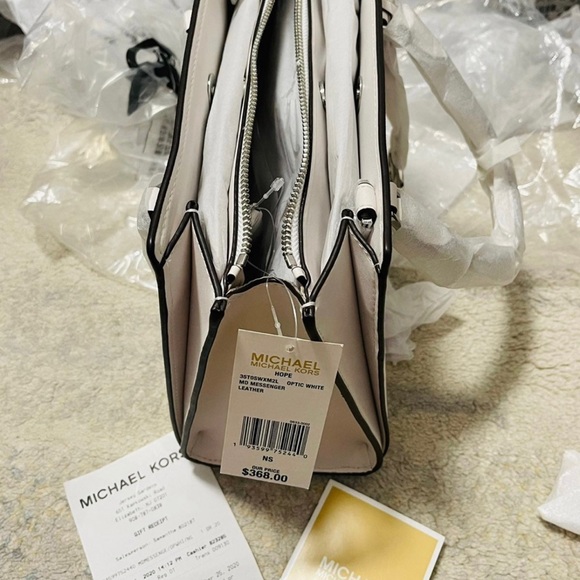 NWT Michael Kors Hope Medium Saffiano Leather Messenger Bag In Optic White - Picture 9 of 12